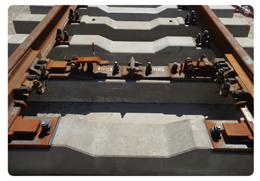 Concrete sleepers for railway switch